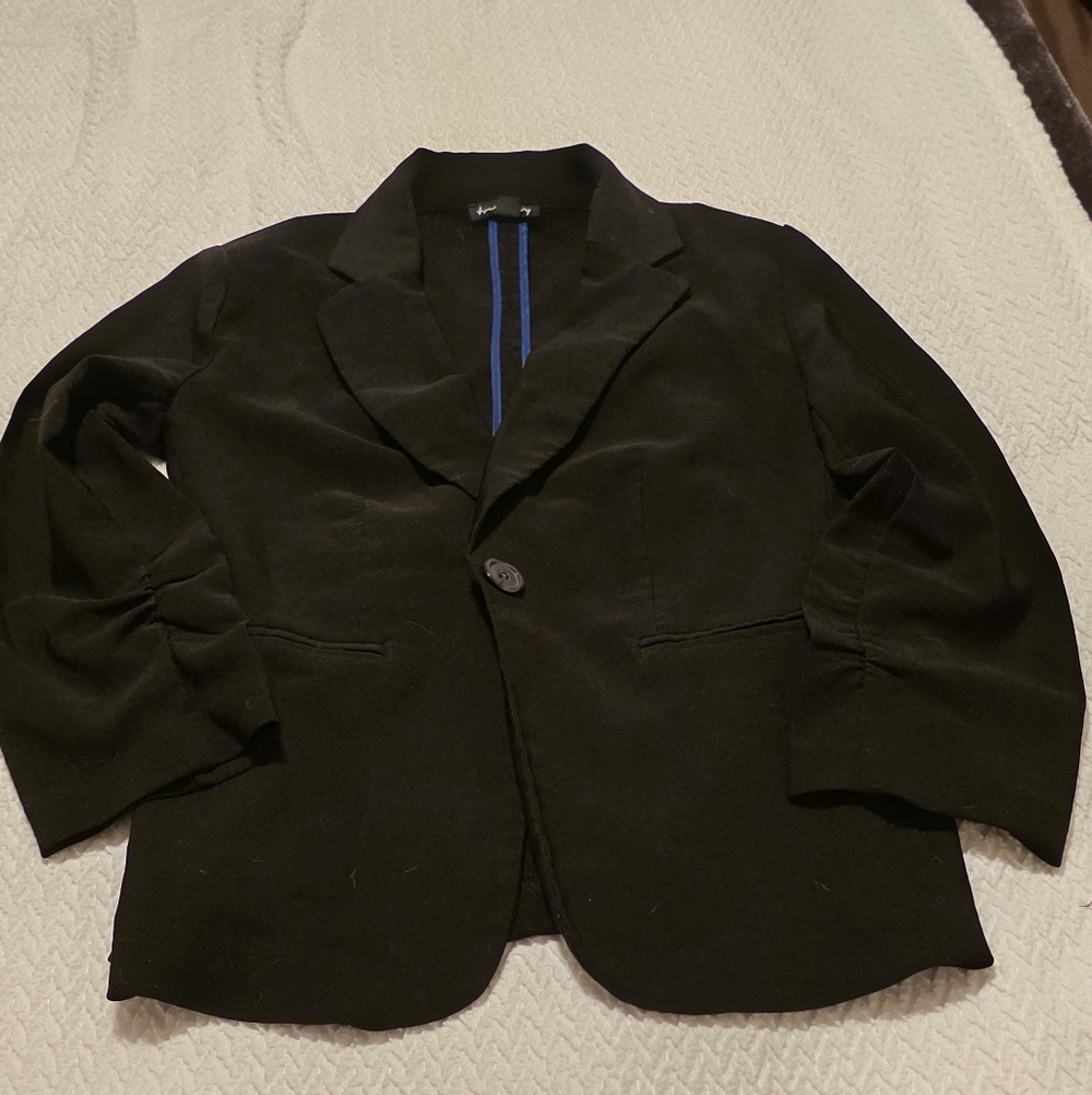Classic Black Single-Button Blazer